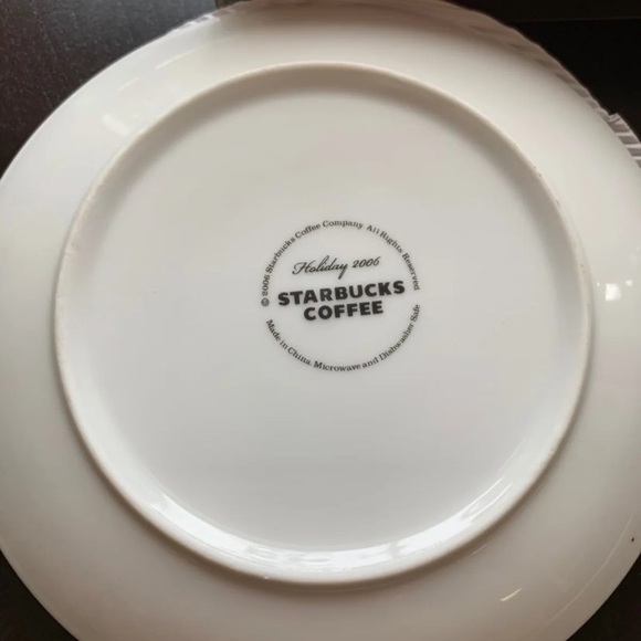 Starbucks 2006 set of 4 holiday plates - Picture 3 of 3